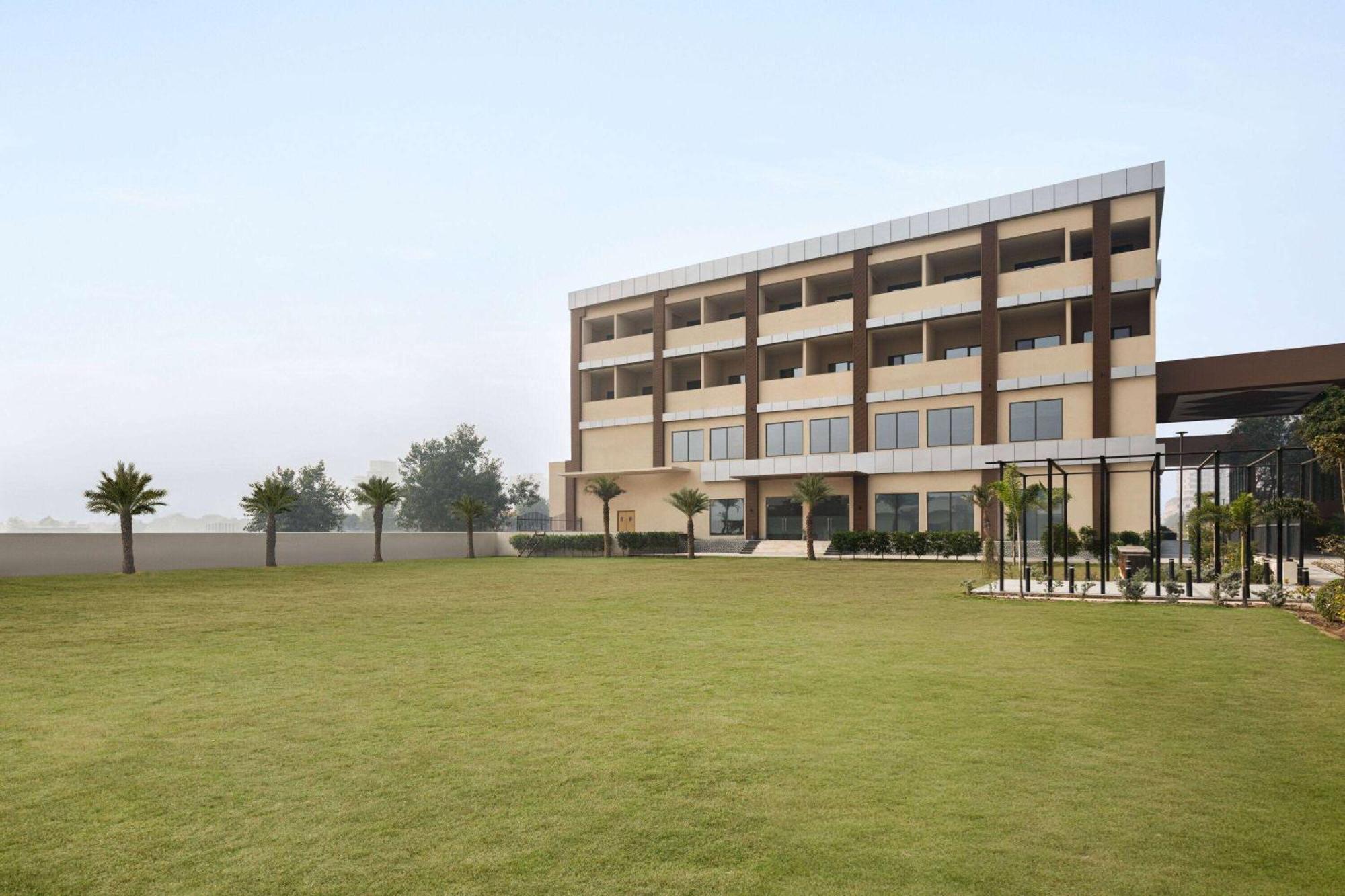 Wyndham Garden Sonipat Murthal Exterior foto