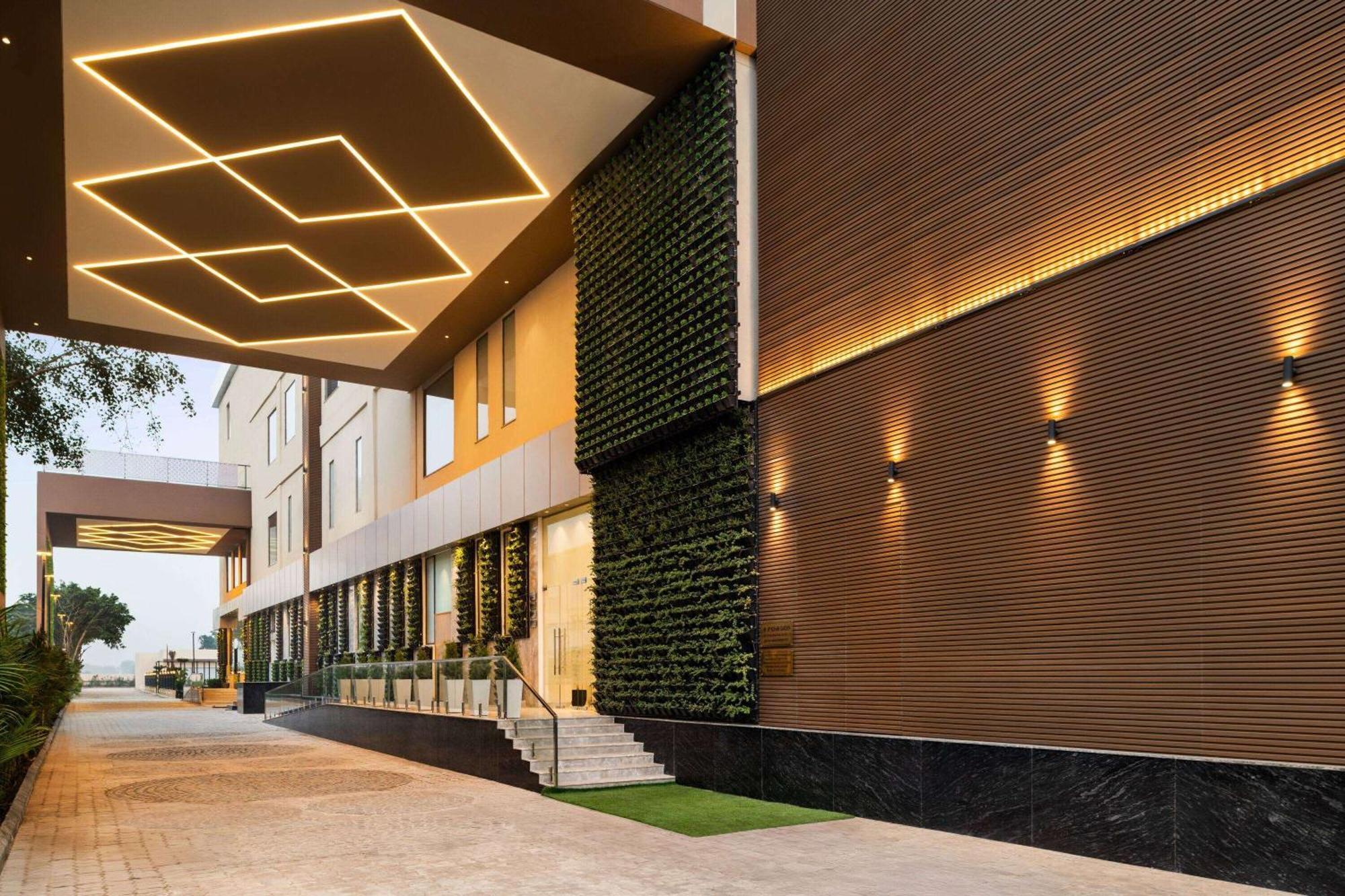 Wyndham Garden Sonipat Murthal Exterior foto