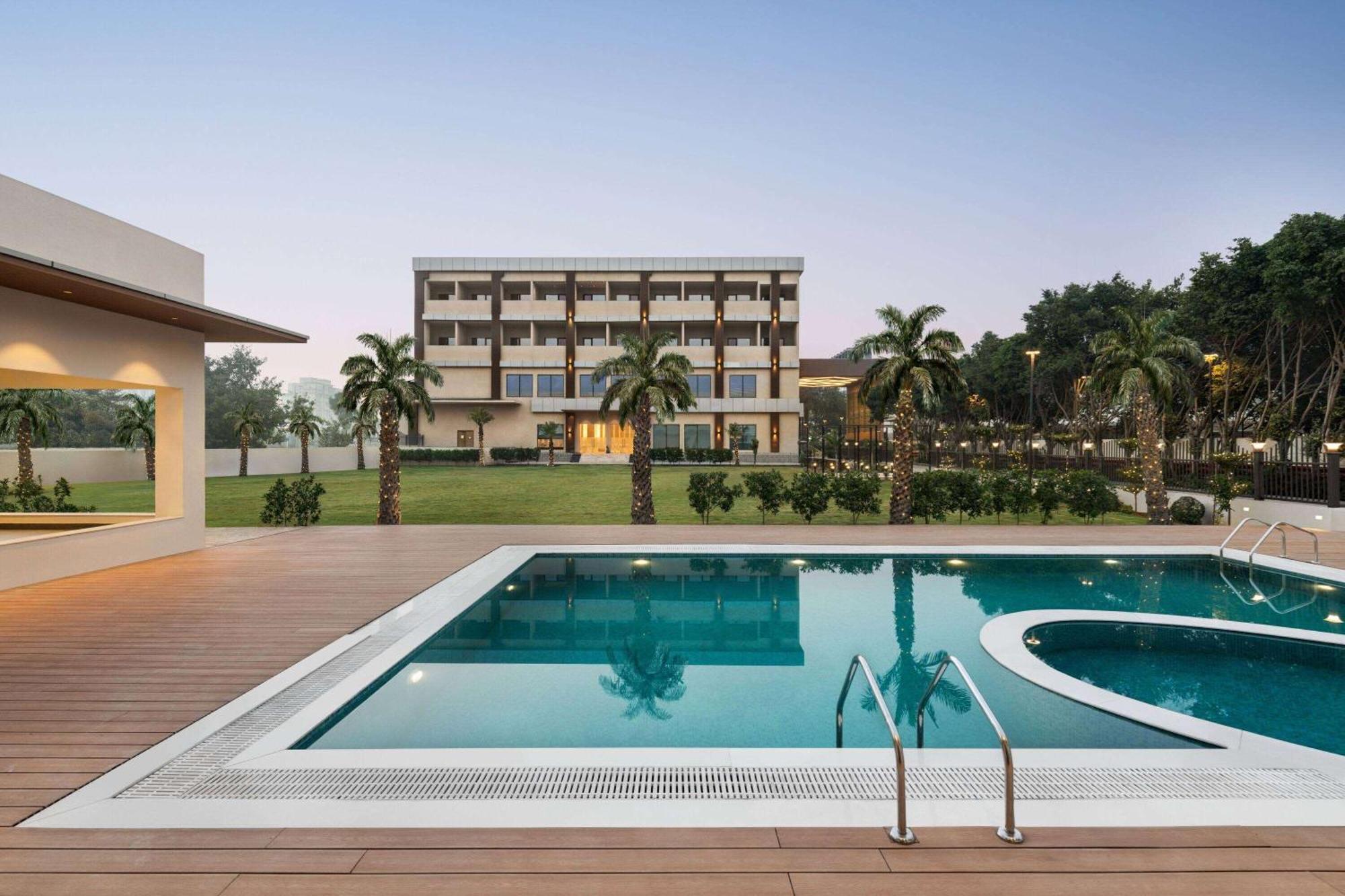 Wyndham Garden Sonipat Murthal Exterior foto